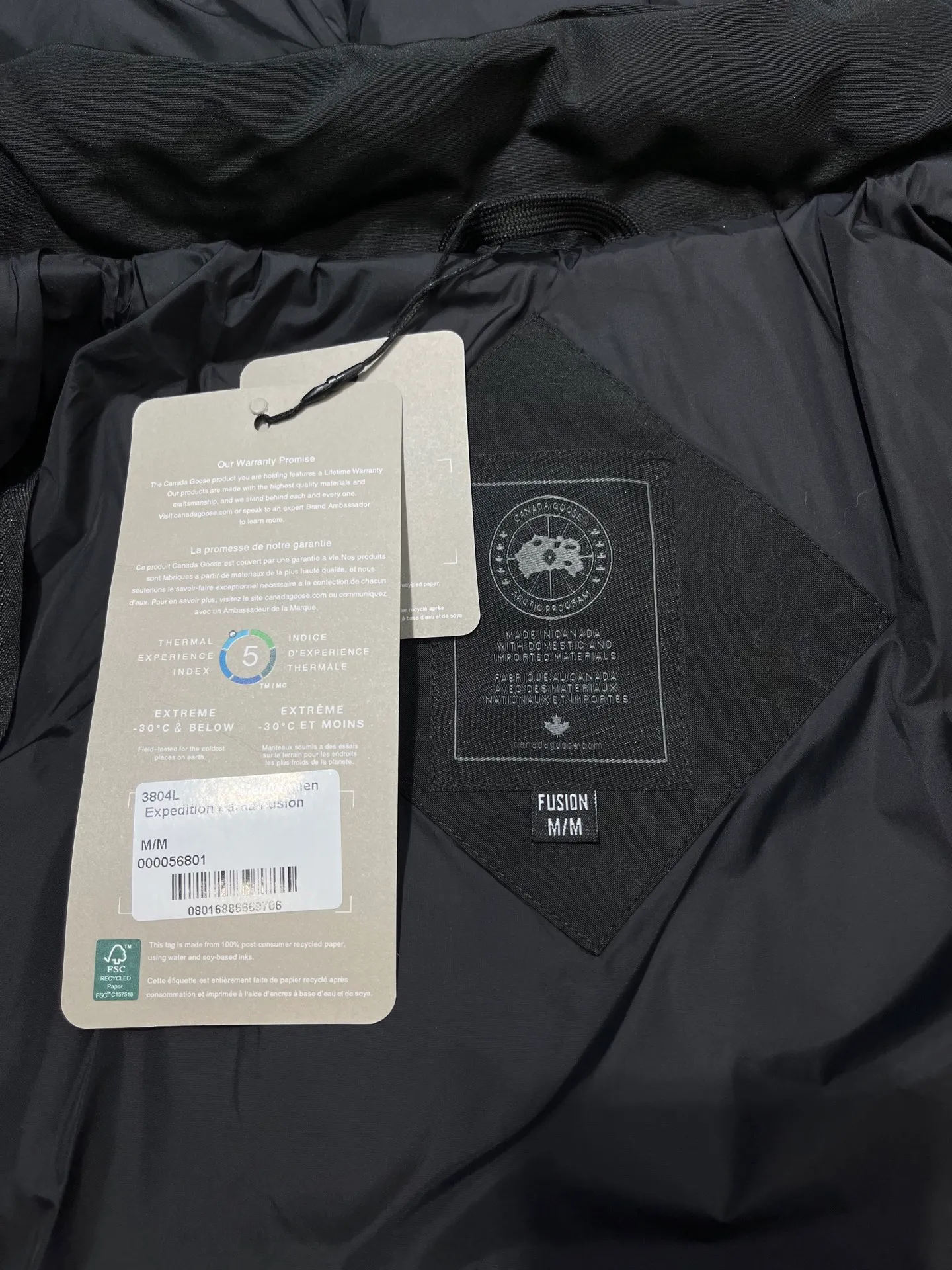P860 Canada Goose Canada # Expedition04 Parker, a treasure of Canadian origin! Limited supply worldwide! Canada Goose Model 04 is a top-notch couple model, polar cold-proof outdoor series fur collar detachable hooded parka down jacket, the first Goose in 2024. I hope my partners like the top quality, and I hope everyone can evaluate it together! The most popular cool items of the Big Goose family in 2024 are online. The same popular product of Yi Yang Qianxi is said to be a joint limited edition Big Goose that cannot be bought in autumn and winter. If you dislike the sameness of the Big Goose in the past, then this model will definitely give you a different experience! This year's most powerful couple's collection for autumn and winter is online, a top-notch luxurious ready-to-wear style, paired with an outdoor warm down jacket with great style and charm! The most standard and classic items of the Daye family in the past two years are equipped with unique reflective stripes for embellishment, which further shows the high-end fashion performance effect. With the embellishment of hardware buckles, it has excellent performance effect. The upper body is clean, simple and elegant, even for urban leisure. It is suitable for various occasions. Designed with large pockets, this model has a large capacity and is equipped with reflective stripes, making it safer at night. It is suitable for various adventure activities. It is made of windproof and waterproof technical materials. The interior is filled with full white duck down, which is absolutely cold-proof and warm. It also has a stand-up collar design and fine fluff at the collar, with meticulous attention to detail! The charm of this model is also more spiritual, and the upper body has more temperament and specifications. It perfectly shows the ultra-high standard of fashionable performance of this model, integrating outdoor and life, and you can even create high-street wear! The most pinnacle limited-edition goose that we have presented so far, both in terms of design and detailed materials, it is completely outstanding. The grand and evergreen version design is matched with cool reflective elements. The overall appearance can be said to be quite high, and it has that kind of powerful outdoor performance! It combines high-end casual attributes with high-street style. It is high-grade, domineering, warm, and beautiful. The visibility of the upper body is quite strong, and the configuration of the owl element is highly brand-recognizable. It fully complements the overall brand performance and visual effects, and also has the high-end sense of fashion and fashionable performance. It is a must-buy product because it is the most awesome down brand on the planet and one of Canada's three national treasure brands. It is also a sentimental down luxury brand. In the field of polar cold-proof clothing, Goose has made an irreplaceable contribution... Size: xs s m l xl